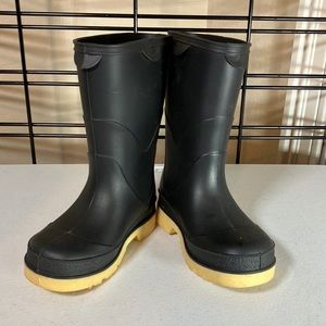EUC Weather Stars by Tingley Black Rubber Boots Size 8 Toddler